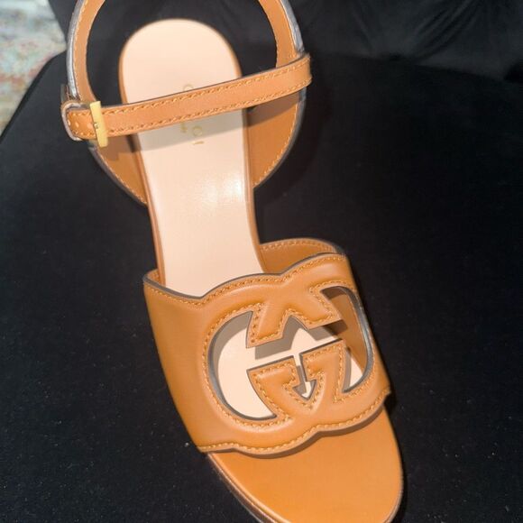 Brand new with box Gucci brown Leather Sandals with GG Logo cut size 10.5 - Picture 5 of 12